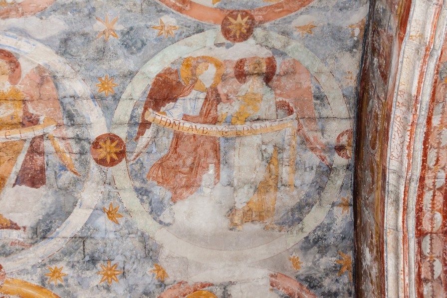1. To engle. Te deum lavdamus te dominum confitemur.